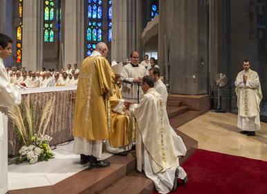 La Sagrada Família celebra una missa d’ordenació sacerdotal